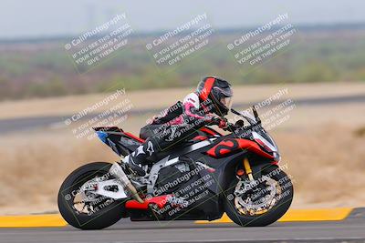 media/Sep-11-2022-SoCal Trackdays (Sun) [[81b7e951af]]/Turn 7 (1145am)/